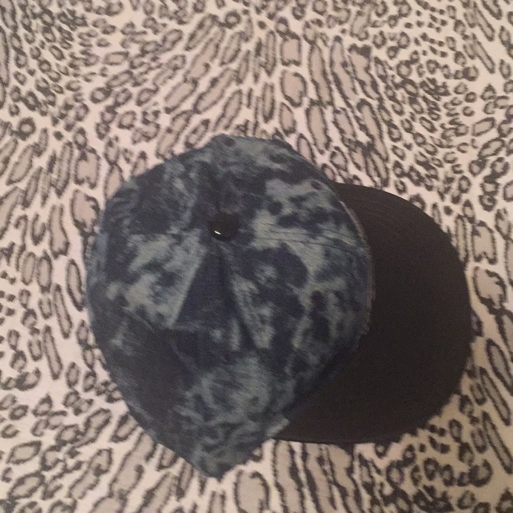 SnapBack Cap - Picture 4 of 4